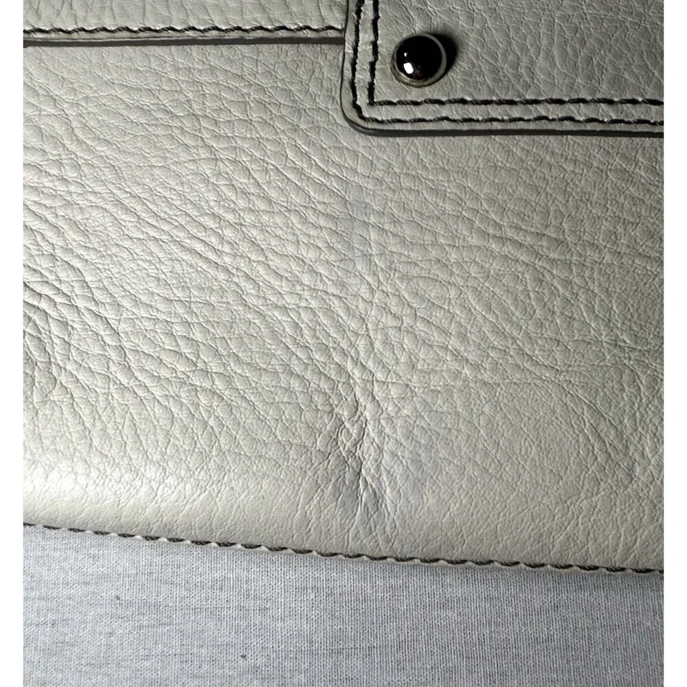 Banana Republic white pebbled leather clutch handbag with a wristlet strap